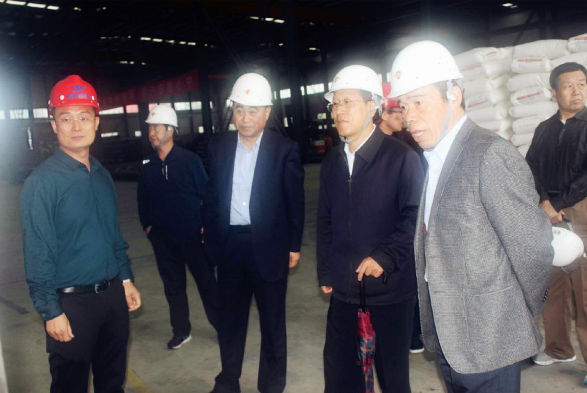 定西市政協(xié)主席陳尊鋒、市委常委、常務(wù)副市長陳曾勇 一行領(lǐng)導(dǎo)蒞臨我公司開展企業(yè)考察